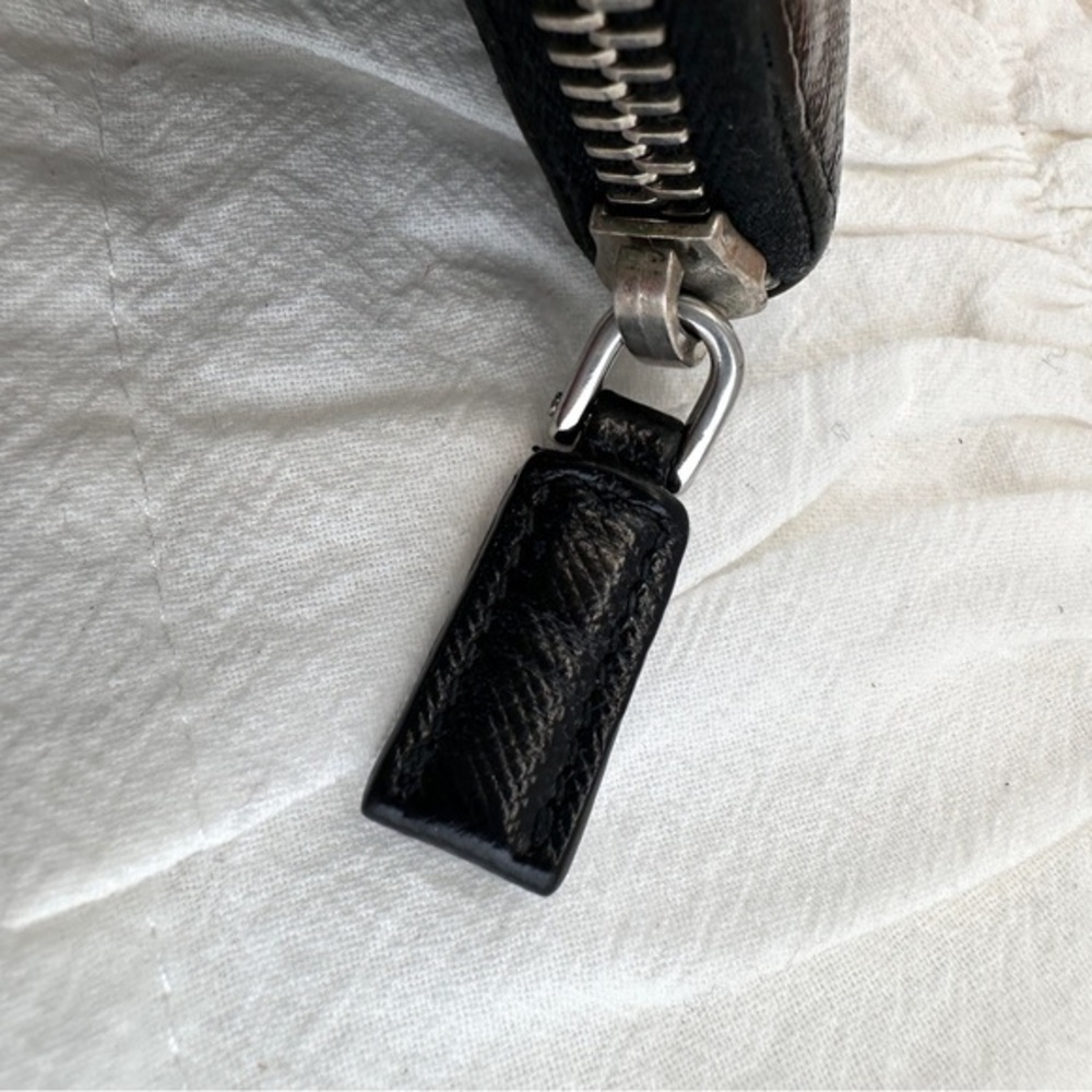 AUTHENTIC Prada wallet. Black. - Picture 9 of 13